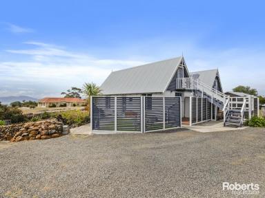 House Leased - TAS - Swansea - 7190 - Stunning Swansea Retreat  (Image 2)