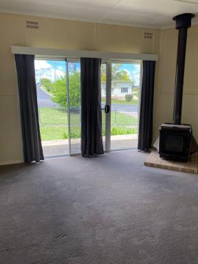 House For Lease - NSW - Glen Innes - 2370 - QUIET AREA OF TOWN  (Image 2)