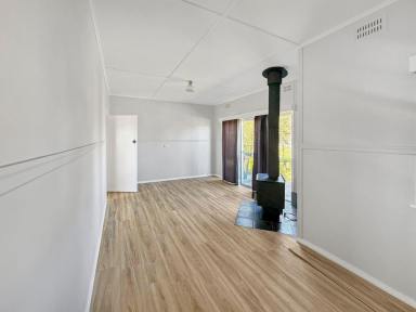 House For Lease - NSW - Glen Innes - 2370 - QUIET AREA OF TOWN  (Image 2)