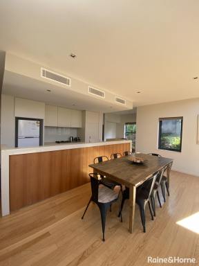 House Leased - NSW - Bowral - 2576 - Furnished Luxury Townhouse in Heritage Park Bowral  (Image 2)