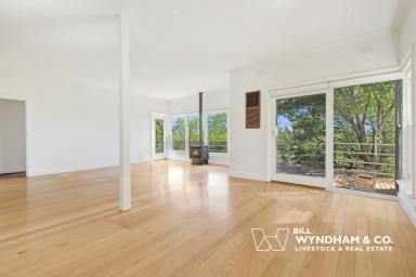 House For Lease - VIC - Bairnsdale - 3875 - Elevated Living with Stunning River Flat Views (Image 2)