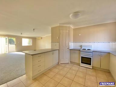 Unit For Lease - QLD - Kingaroy - 4610 - Brick Unit in Lovely Complex  (Image 2)