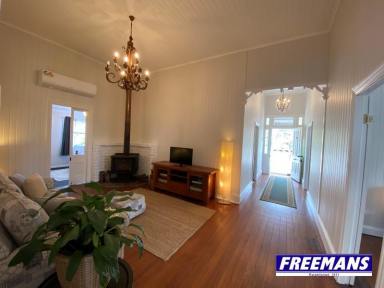 House Leased - QLD - Kingaroy - 4610 - Picture Perfect Queenslander  (Image 2)