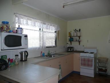 House For Sale - QLD - Bowen - 4805 - PRIVATE LOCATION - Merinda  (Image 2)