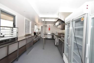 Business For Sale - VIC - Wangaratta - 3677 - ALPINE TRANSPORTABLE TAKEAWAY CAFE  (Image 2)