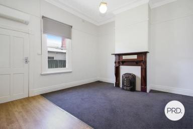 Unit For Lease - NSW - East Albury - 2640 - UNIT IN GREAT LOCATION!  (Image 2)