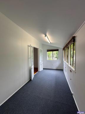 House Leased - QLD - Kingaroy - 4610 - Queenslander close to school, hospital and town  (Image 2)