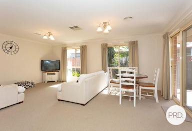 House For Lease - NSW - North Albury - 2640 - BEAUTIFUL TOWNHOUSE, COUNTRY LIVING  (Image 2)