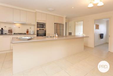 House For Lease - NSW - North Albury - 2640 - BEAUTIFUL TOWNHOUSE, COUNTRY LIVING  (Image 2)