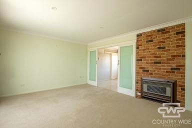 House Leased - NSW - Glen Innes - 2370 - Low Maintenance Home  (Image 2)