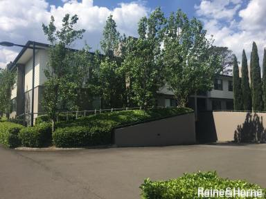 House For Lease - NSW - Bowral - 2576 - Luxurious Open Plan Apartment within Heritage Park Complex  (Image 2)