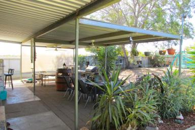 House For Sale - NSW - Pooncarie - 2648 - ESCAPE TO THE COUNTRY  (Image 2)