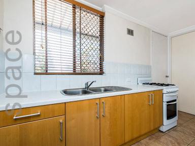 Unit For Lease - WA - Claremont - 6010 - Furnished 1 bedroom unit in Claremont central  (Image 2)