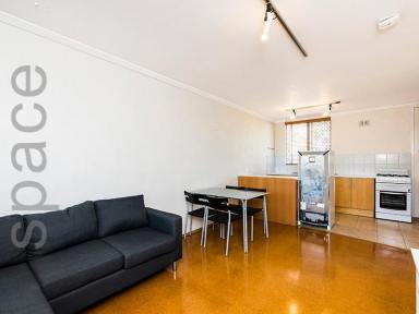 Unit For Lease - WA - Claremont - 6010 - Furnished 1 bedroom unit in Claremont central  (Image 2)