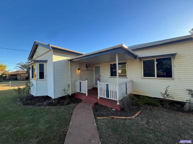 House Leased - QLD - Kingaroy - 4610 - 3 BEDROOM HOME SHORT WALK TO TOWN (Image 2)