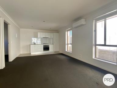 Duplex/Semi-detached Leased - NSW - Lavington - 2641 - WELL PRESENTED DUPLEX!  (Image 2)