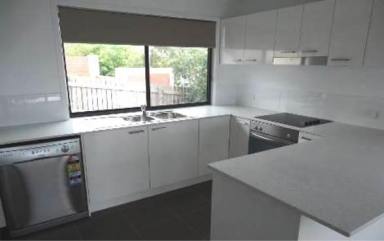 Townhouse For Lease - QLD - South Gladstone - 4680 - MODERN THREE BEDROOM FULLY AIR CONDITIONED TOWNHOUSE  (Image 2)