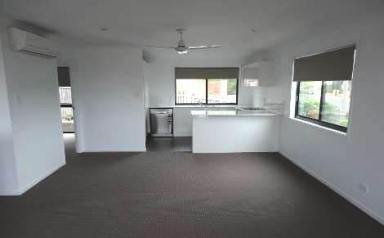 Townhouse For Lease - QLD - South Gladstone - 4680 - MODERN THREE BEDROOM FULLY AIR CONDITIONED TOWNHOUSE  (Image 2)