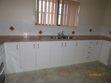 Unit For Lease - QLD - Kingaroy - 4610 - Brick Unit in Quiet Cul-de-Sac  (Image 2)