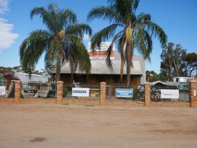 Showrooms/Bulky Goods For Sale - WA - York - 6302 - Wonderful opportunity to live and work in one of WAs beautiful historic towns.  (Image 2)