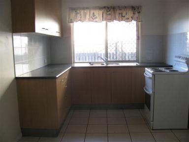 Unit For Lease - QLD - South Gladstone - 4680 - Neat 2 bedroom duplex!!  (Image 2)