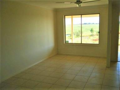 Unit For Sale - QLD - Childers - 4660 - TOP OF THE TOWN  (Image 2)