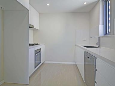 Unit For Lease - NSW - Wollongong - 2500 - Location, Location, Location!  (Image 2)
