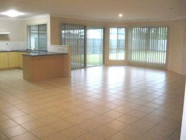 House For Sale - QLD - Point Vernon - 4655 - Super Large Family Home!!  (Image 2)