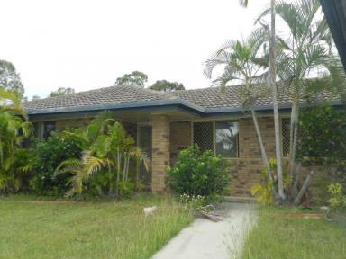 House For Lease - QLD - Clinton - 4680 - Plenty of Rooms with Outdoor Entertaining  (Image 2)