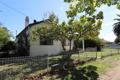 House For Sale - NSW - Adelong - 2729 - Quaint Home  (Image 2)