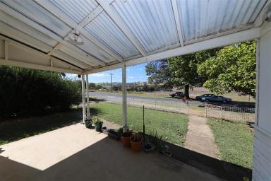 House For Sale - NSW - Adelong - 2729 - Quaint Home  (Image 2)