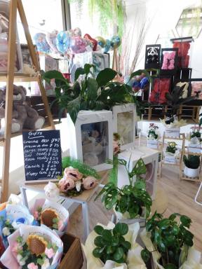 Business For Sale - VIC - Somerville - 3912 - EXCELLENT FLORIST -PRICED TO SELL!!!!!!!  (Image 2)