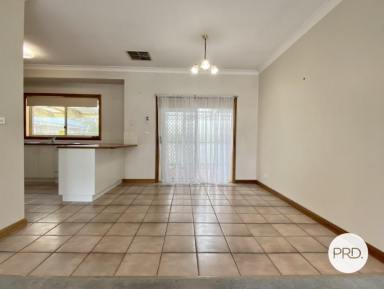 Townhouse For Lease - NSW - North Albury - 2640 - WHEN LOCATION MATTERS  (Image 2)