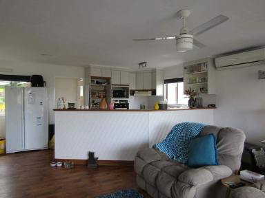 House For Lease - QLD - West Gladstone - 4680 - Elavated Home in West Gladstone  (Image 2)