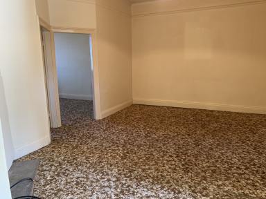 Unit Leased - NSW - Quirindi - 2343 - large flat in central location  (Image 2)