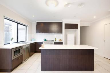 House For Lease - VIC - Narre Warren - 3805 - Three Bedroom Family Home  (Image 2)