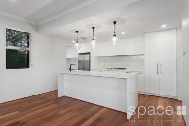 House Leased - WA - Mount Claremont - 6010 - FAMILY ABODE IN MOUNT CLAREMONT  (Image 2)