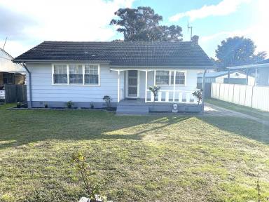 House Leased - NSW - Goulburn - 2580 - 3 BEDROOM HOME - NEAT AND TIDY  (Image 2)