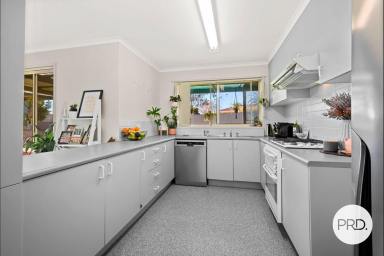 House For Lease - VIC - West Wodonga - 3690 - GREAT FAMILY HOME! (Image 2)