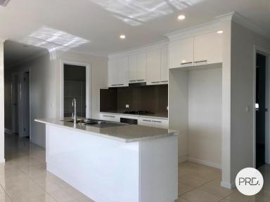 House For Lease - NSW - Thurgoona - 2640 - A WONDERFUL FAMILY HOME  (Image 2)