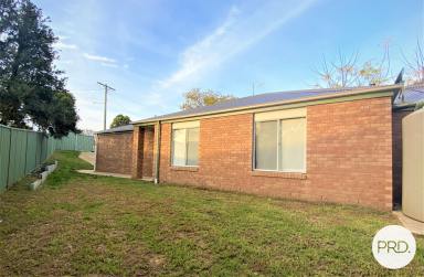 House Leased - NSW - North Albury - 2640 - TUCKED AWAY BEAUTY!  (Image 2)