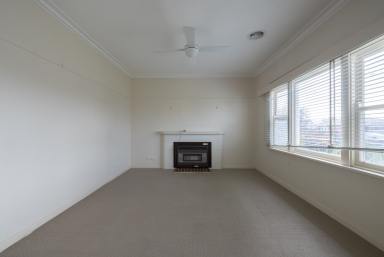 House Leased - VIC - Ballarat North - 3350 - Beautiful Home in Popular Ballarat North  (Image 2)