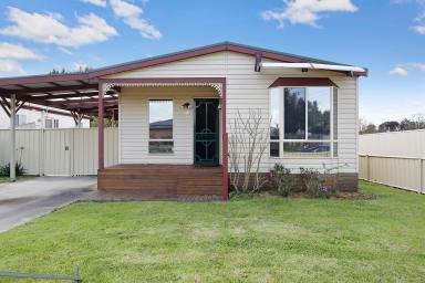 House Leased - VIC - Camperdown - 3260 - Perfect 3 Bedroom Home!  (Image 2)