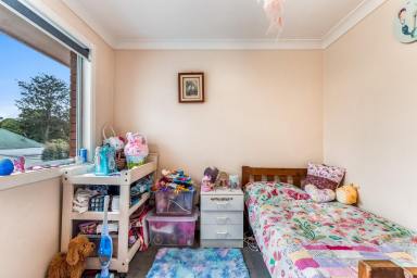 House Leased - NSW - Kyogle - 2474 - Spacious Brick & Tile Family Home  (Image 2)