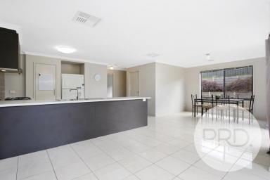 House Leased - VIC - Wodonga - 3690 - PERFECT FAMILY HOME  (Image 2)