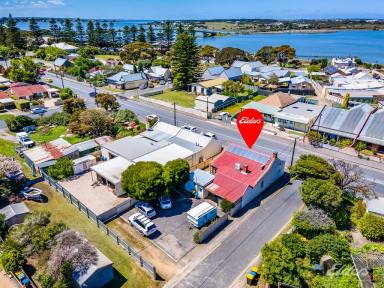 Holiday Residence For Lease - SA - Goolwa - 5214 - Wow! What a location and what a charming cottage, so close to everything!  (Image 2)