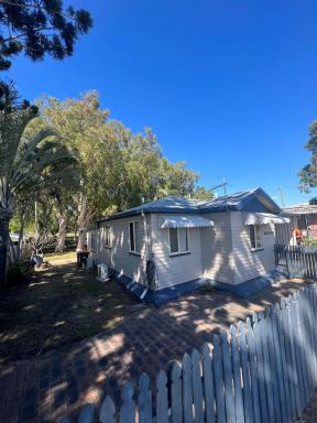 House Leased - QLD - Slade Point - 4740 - SEASIDE COTTAGE WITH STUNNING VIEW  (Image 2)