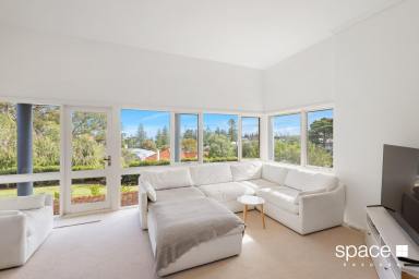 House Leased - WA - Cottesloe - 6011 - House with a view!  (Image 2)