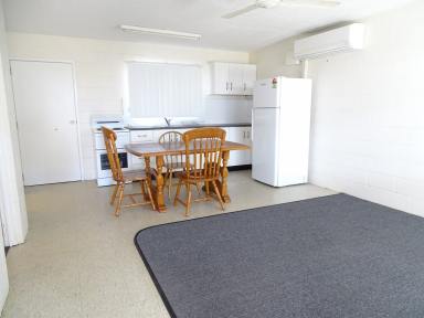 Unit Leased - QLD - North Mackay - 4740 - Modern one bedroom unit in North Mackay  (Image 2)