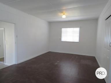 House Leased - NSW - Lavington - 2641 - CONVENIENT LOCATION & PLENTY OF STORAGE!  (Image 2)